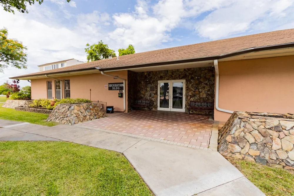 2811 Somerset Drive #412 Lauderdale Lakes, FL 33311