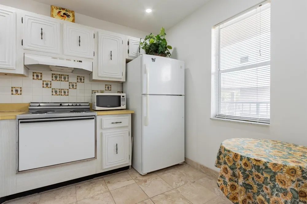 2811 Somerset Drive #412 Lauderdale Lakes, FL 33311