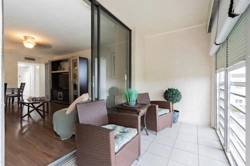 2811 Somerset Drive #412 Lauderdale Lakes, FL 33311