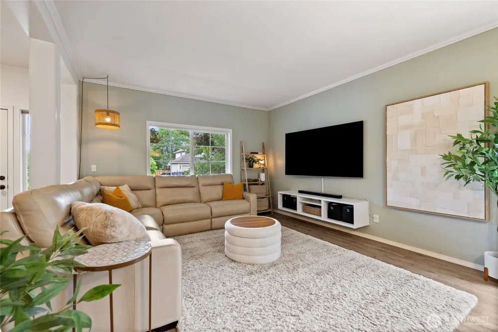 38040 37th Place S Auburn, WA 98001