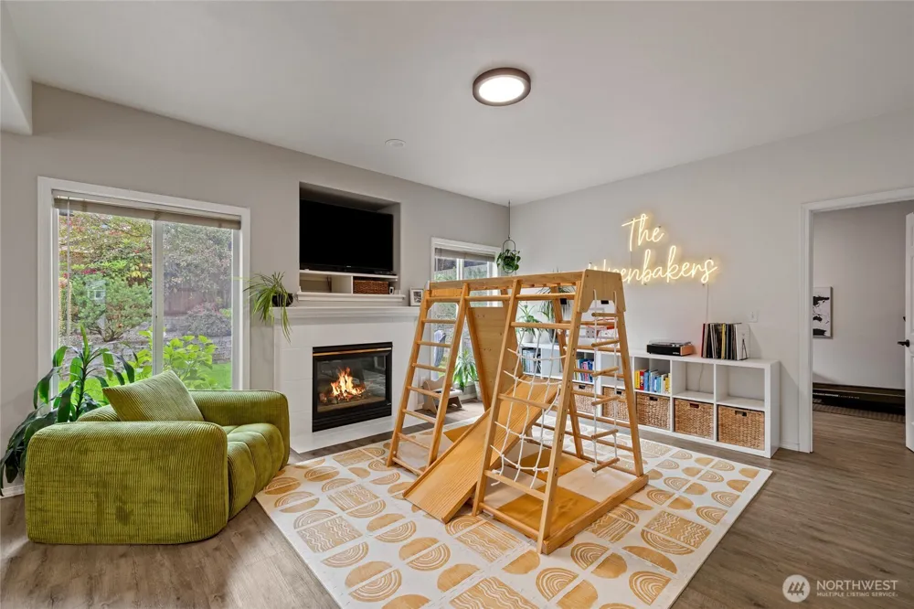 38040 37th Place S Auburn, WA 98001