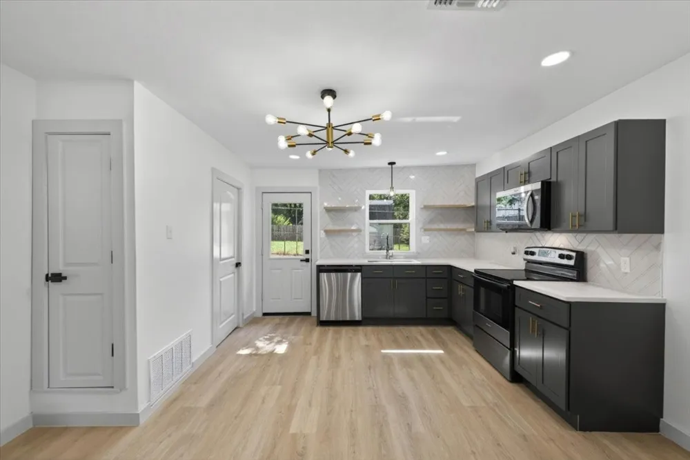 512 Mirike Drive White Settlement, TX 76108