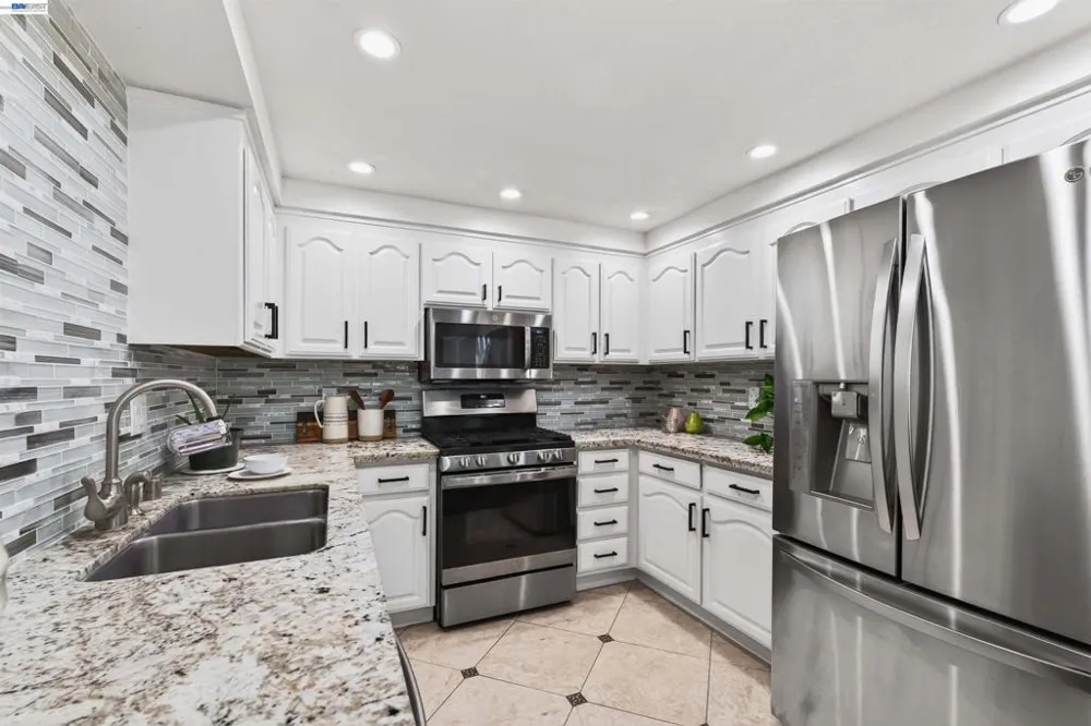 7483 Stonedale Dr Pleasanton, CA 94588