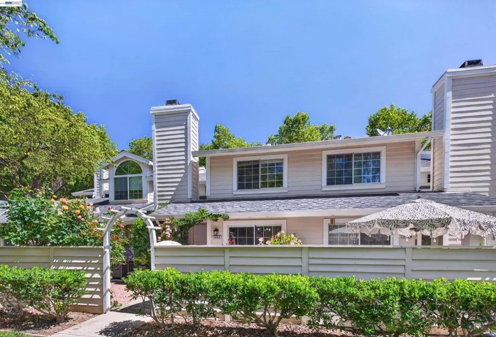 7483 Stonedale Dr Pleasanton, CA 94588