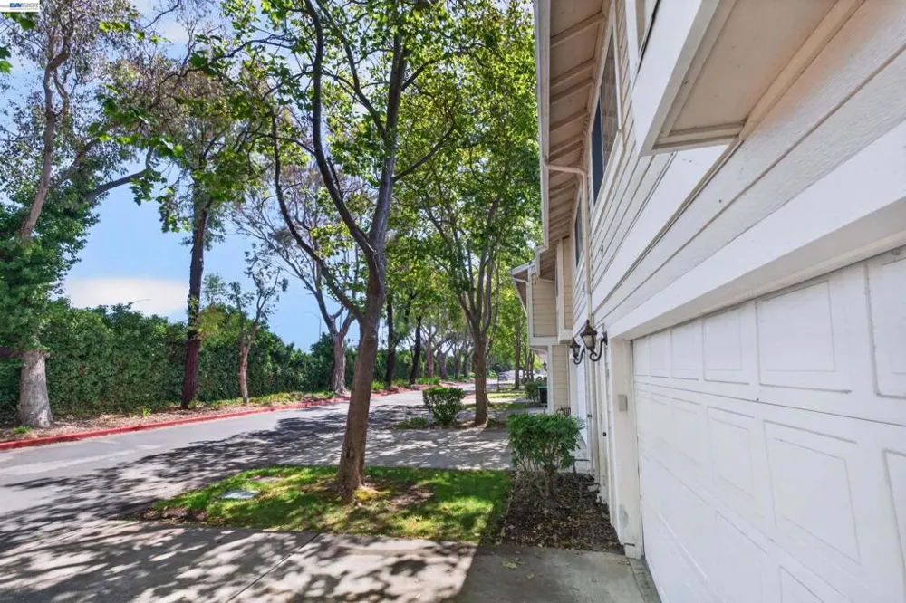 7483 Stonedale Dr Pleasanton, CA 94588