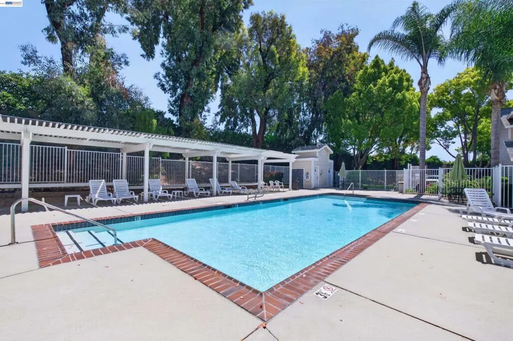 7483 Stonedale Dr Pleasanton, CA 94588