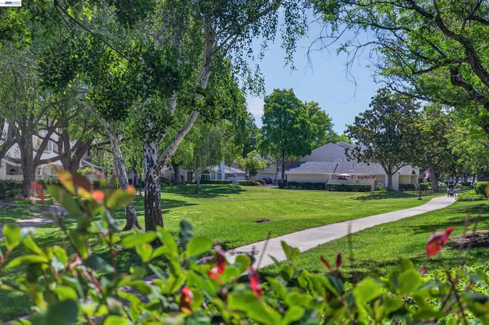 7483 Stonedale Dr Pleasanton, CA 94588