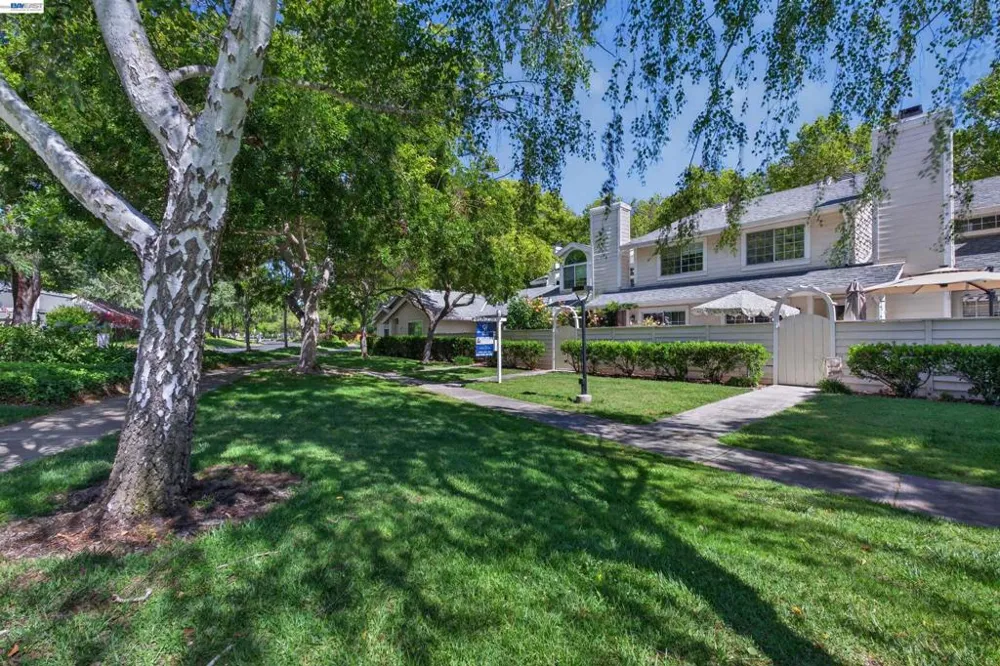 7483 Stonedale Dr Pleasanton, CA 94588