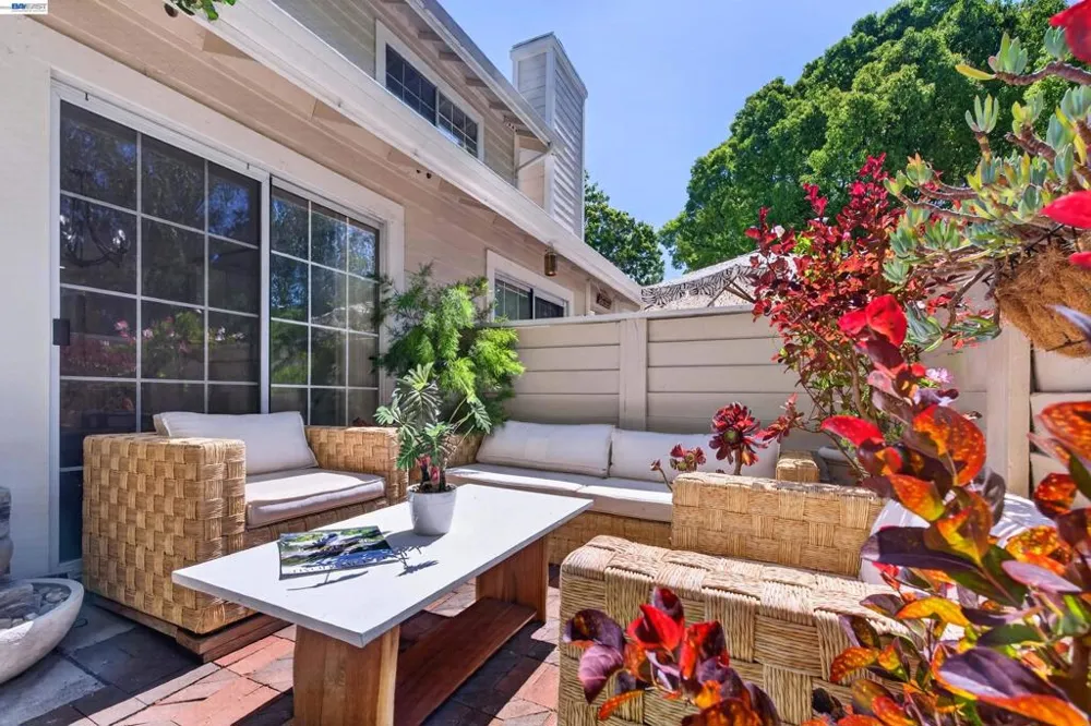 7483 Stonedale Dr Pleasanton, CA 94588