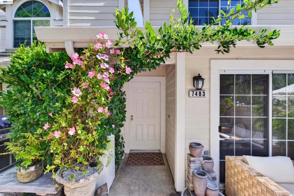 7483 Stonedale Dr Pleasanton, CA 94588