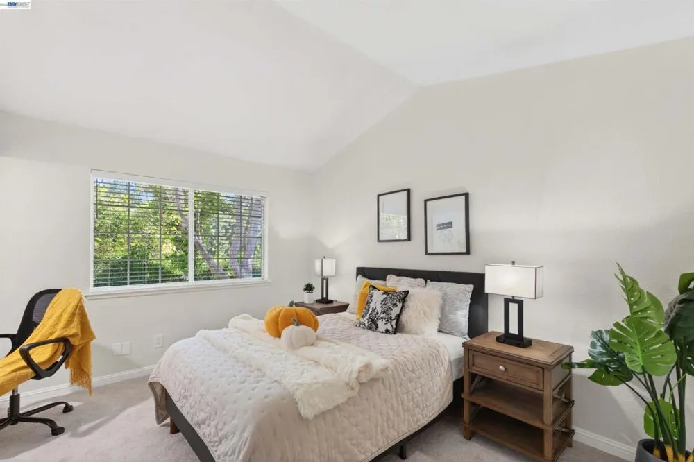 7483 Stonedale Dr Pleasanton, CA 94588