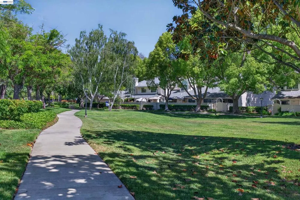 7483 Stonedale Dr Pleasanton, CA 94588