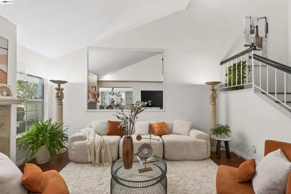 7483 Stonedale Dr Pleasanton, CA 94588