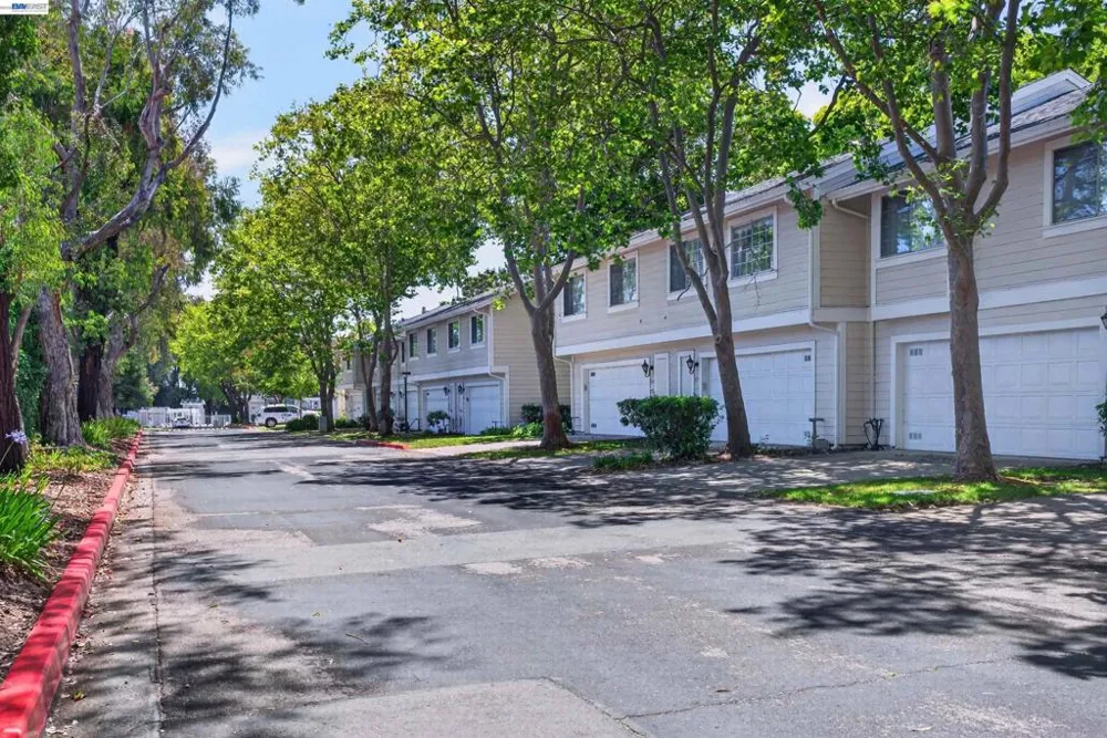 7483 Stonedale Dr Pleasanton, CA 94588