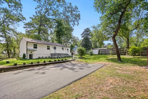 389 CHESTNUT TRAIL