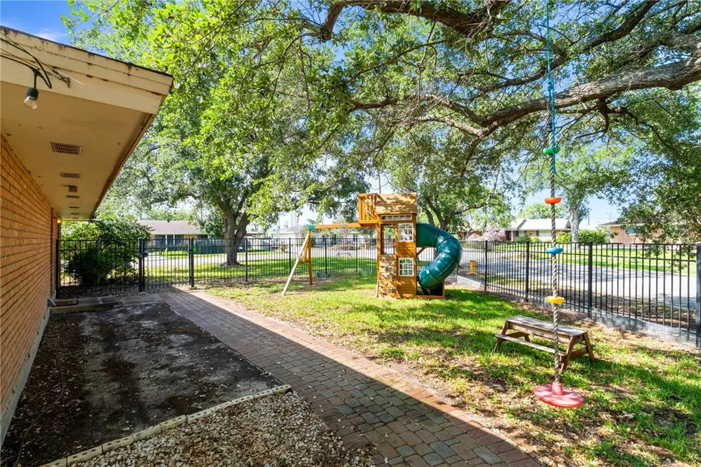601 Moray Place Corpus Christi, TX 78411
