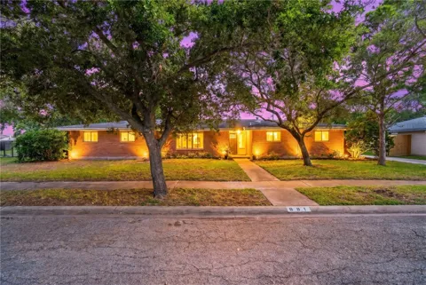 601 Moray Place