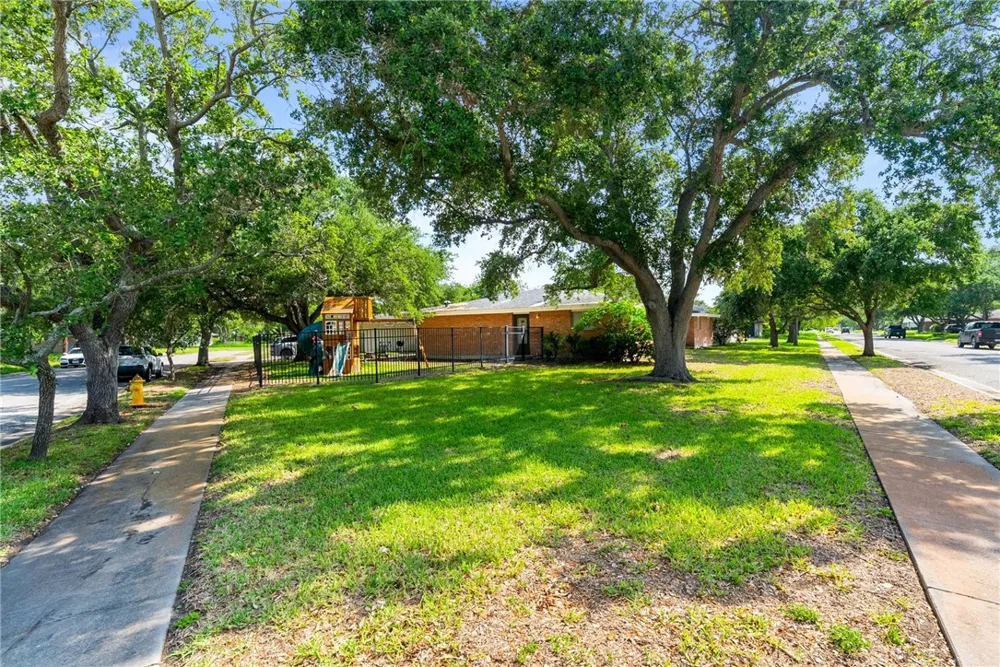 601 Moray Place Corpus Christi, TX 78411