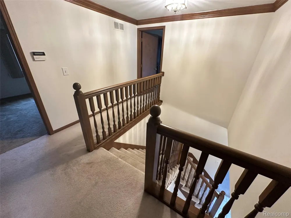 6473 Red Oak Drive Troy City, MI 48098