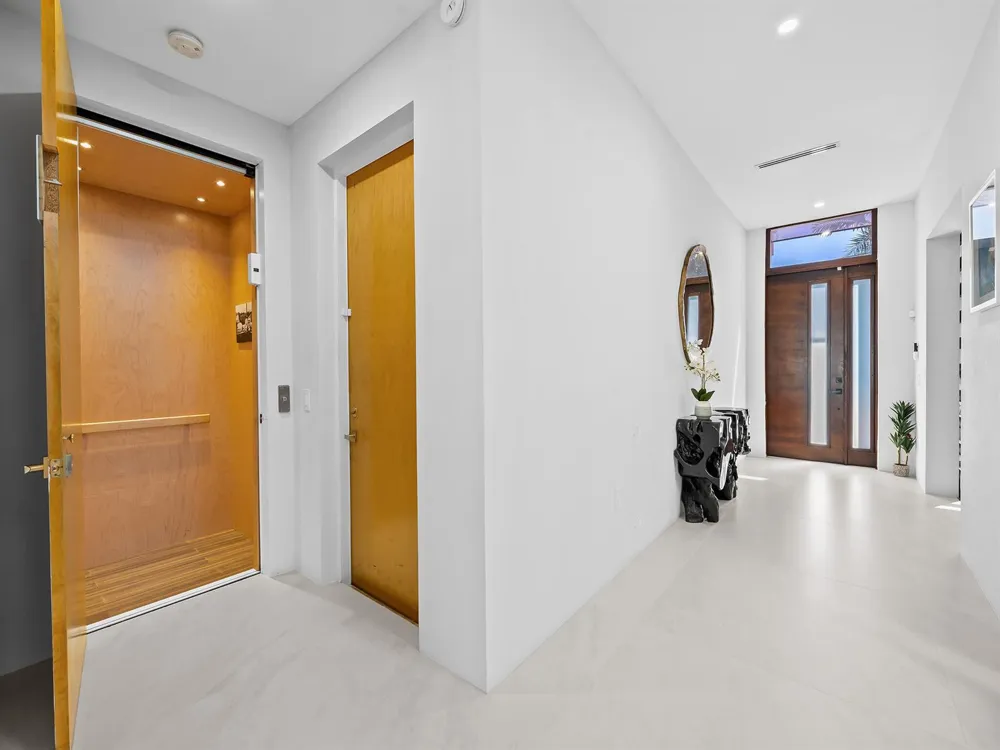 609 Poinciana Drive Fort Lauderdale, FL 33301