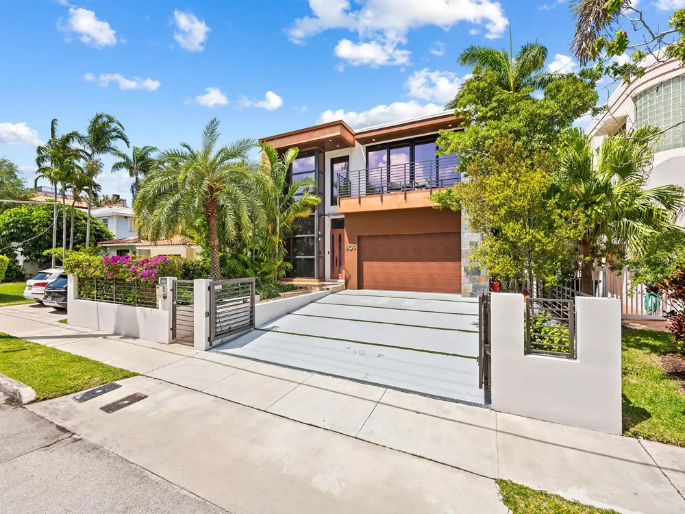 609 Poinciana Drive Fort Lauderdale, FL 33301