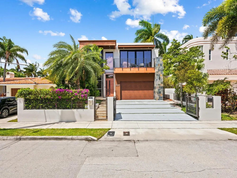 609 Poinciana Drive Fort Lauderdale, FL 33301
