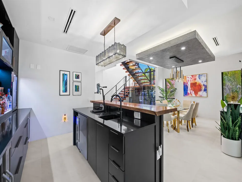 609 Poinciana Drive Fort Lauderdale, FL 33301
