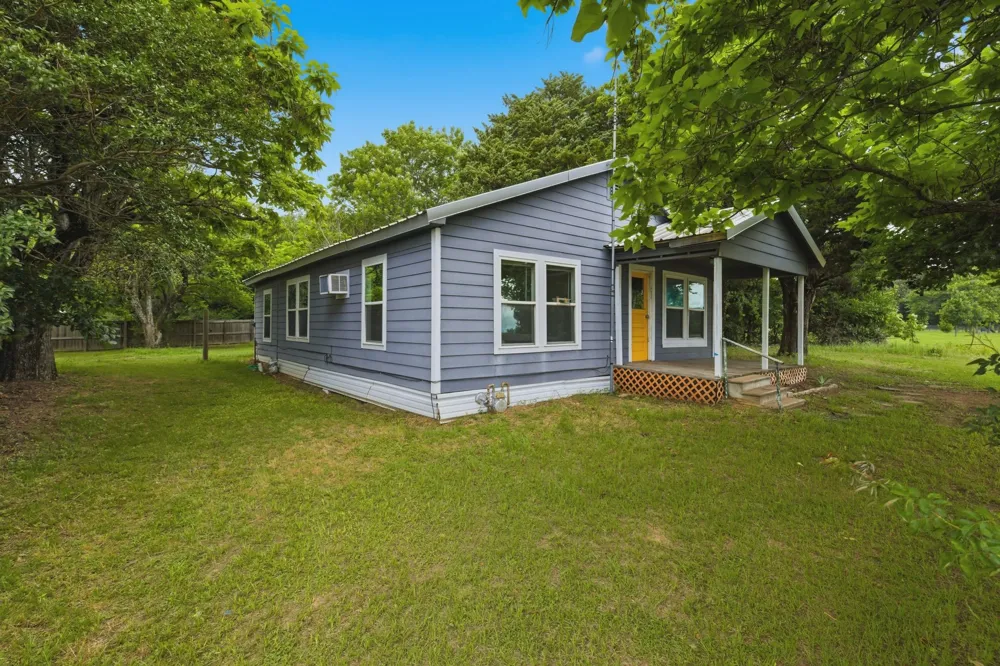 1821 State Highway 19 Emory, TX 75440
