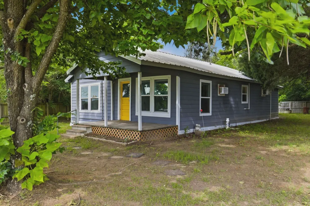 1821 State Highway 19 Emory, TX 75440