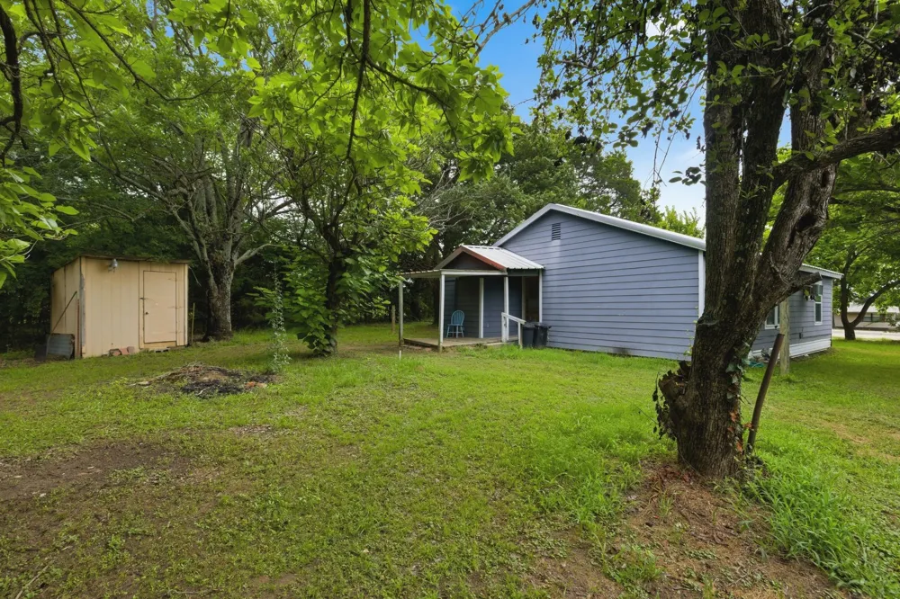 1821 State Highway 19 Emory, TX 75440