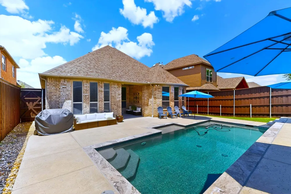 428 Balmora Way Roanoke, TX 76262