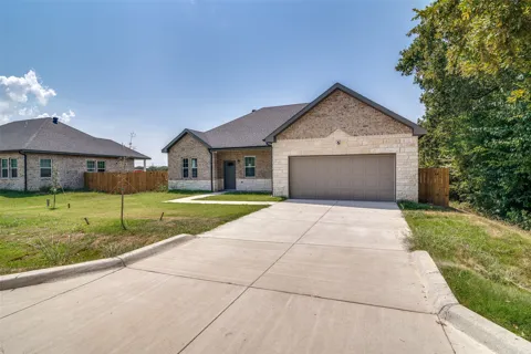 701 Lakeland Drive