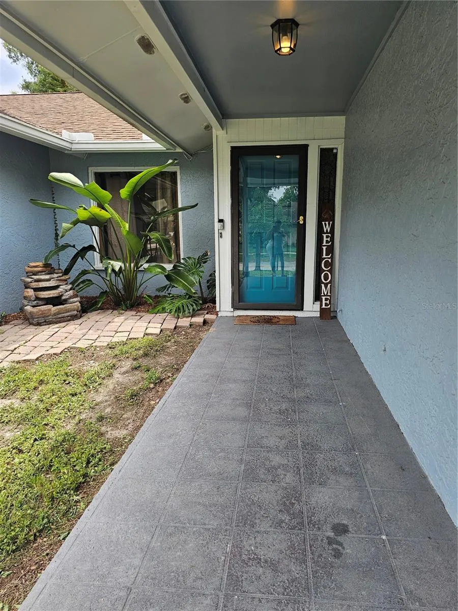 18322 SWAN LAKE DRIVE Lutz, FL 33549