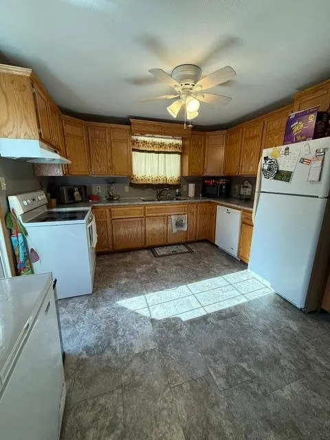 109 S Griffin Street Lakefield, MN 56150
