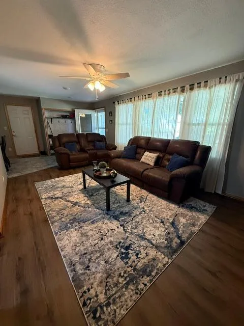 109 S Griffin Street Lakefield, MN 56150