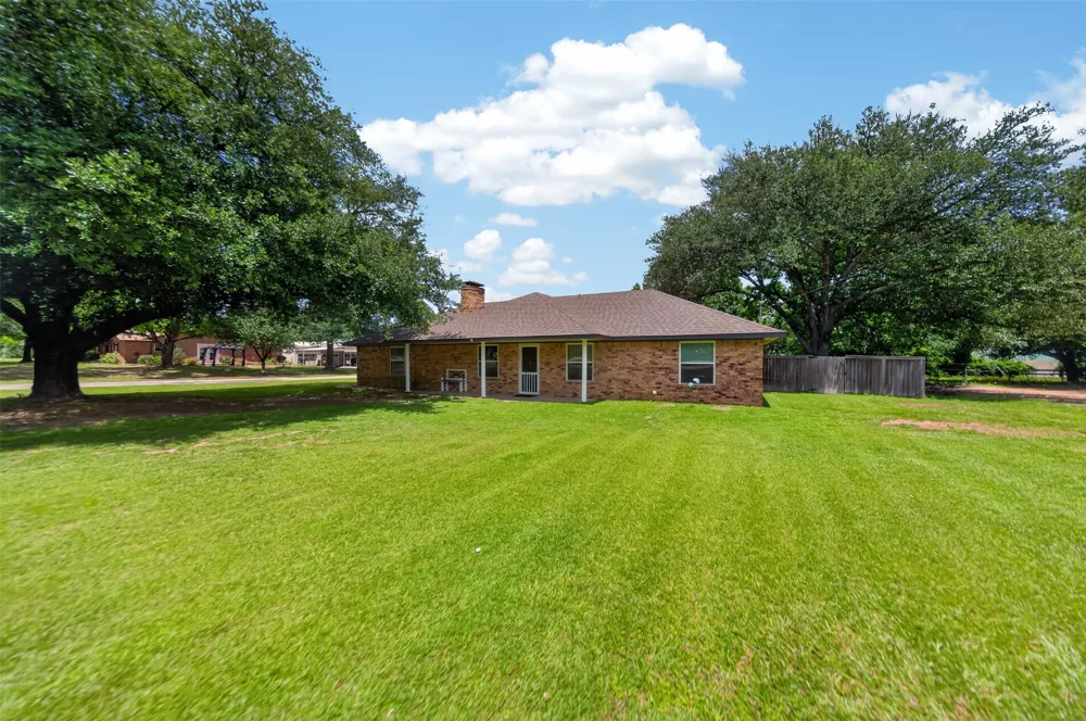 709 S Oak Street Van, TX 75790