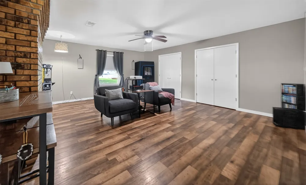 709 S Oak Street Van, TX 75790