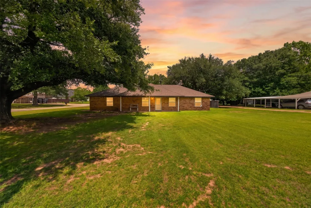 709 S Oak Street Van, TX 75790