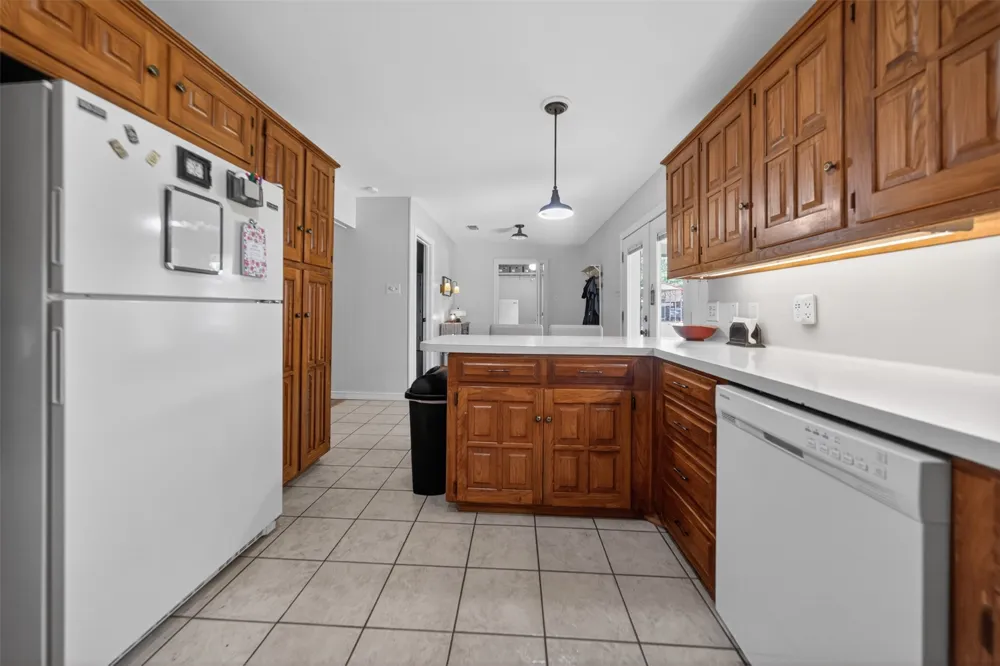 709 S Oak Street Van, TX 75790