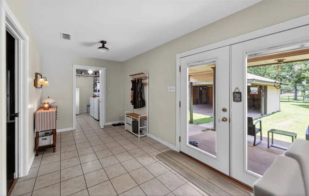 709 S Oak Street Van, TX 75790