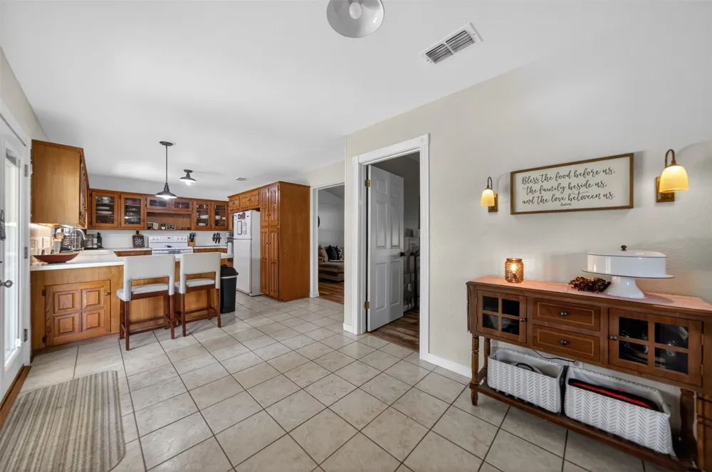 709 S Oak Street Van, TX 75790