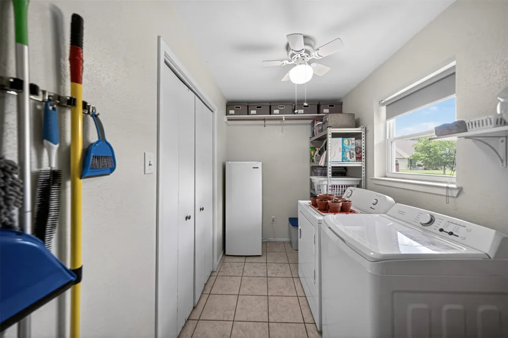 709 S Oak Street Van, TX 75790