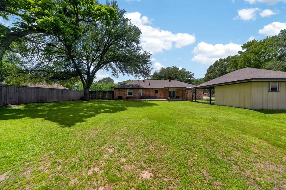 709 S Oak Street Van, TX 75790