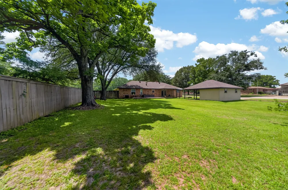 709 S Oak Street Van, TX 75790