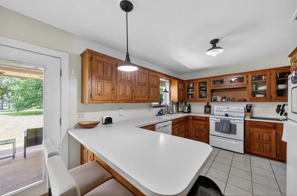 709 S Oak Street Van, TX 75790