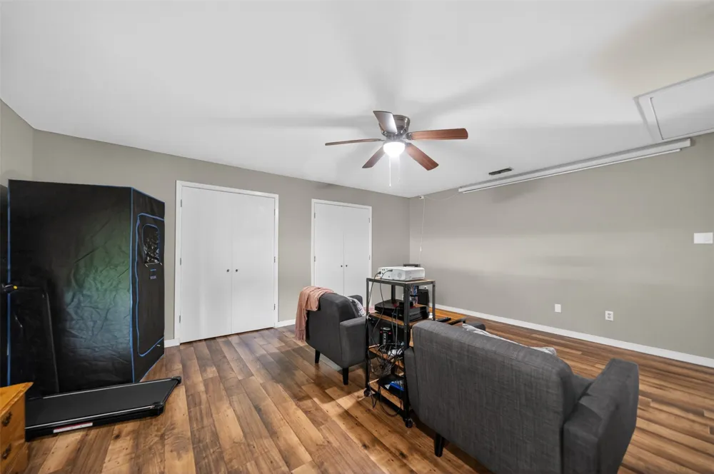 709 S Oak Street Van, TX 75790