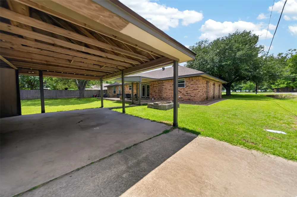 709 S Oak Street Van, TX 75790
