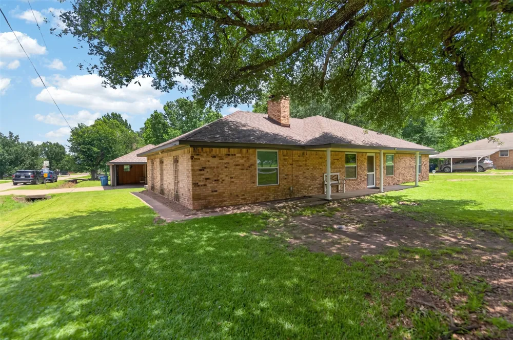 709 S Oak Street Van, TX 75790