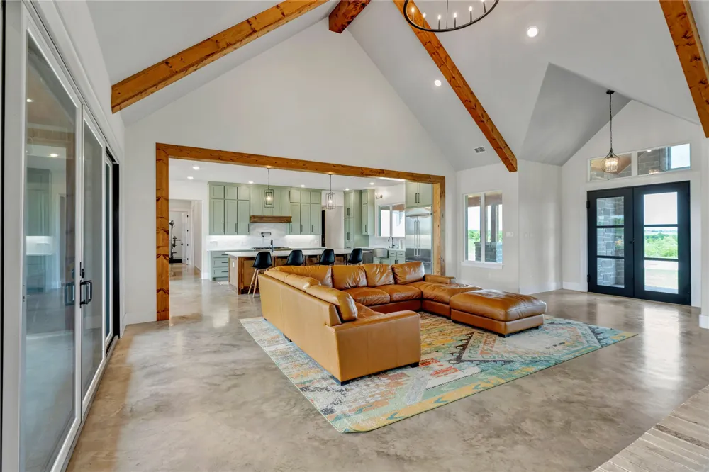3763 County Road 1110 Rio Vista, TX 76093