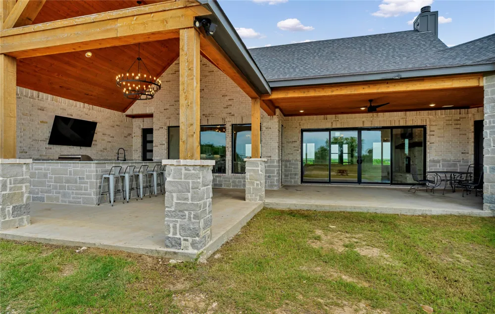3763 County Road 1110 Rio Vista, TX 76093